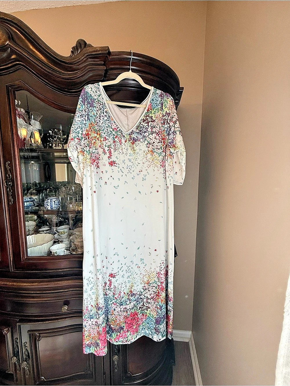 NEW!!! Floral Midi Dress in White & Pink